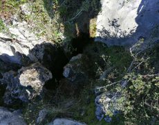 Figura 4 - Entrada do Algar Apertadinho (Foto: Marco Matias - GEM)