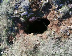 Figura 2 - Entrada do Algar das Pedras (Foto: Marco Matias - GEM)