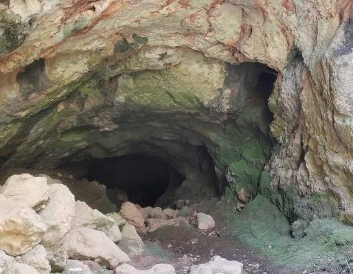 Figura 1 - Entrada da Gruta do Regatinho