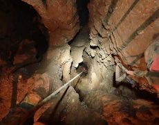 Figura 2 - Primeira descida do Poço das Raízes (Foto: Samuel Lopes - GEM/WIND)