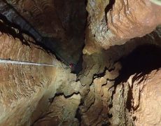 Figura 4 - Primeira descida do Poço Faisão (Foto: Samuel Lopes - GEM/WIND)