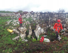 Figura 11 - Entrada do Algar das 2 Salas (Foto: José Ventura - GEM)